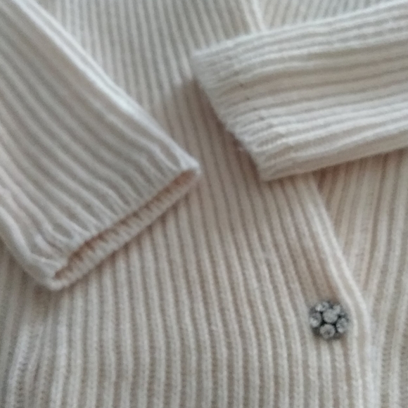 Ann Taylor Cardi - Picture 8 of 9